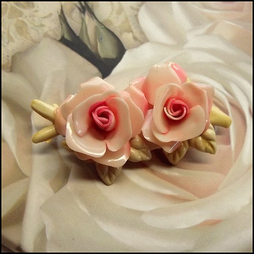1930s English Celluoid Pink Roses Antique Brooch Pin