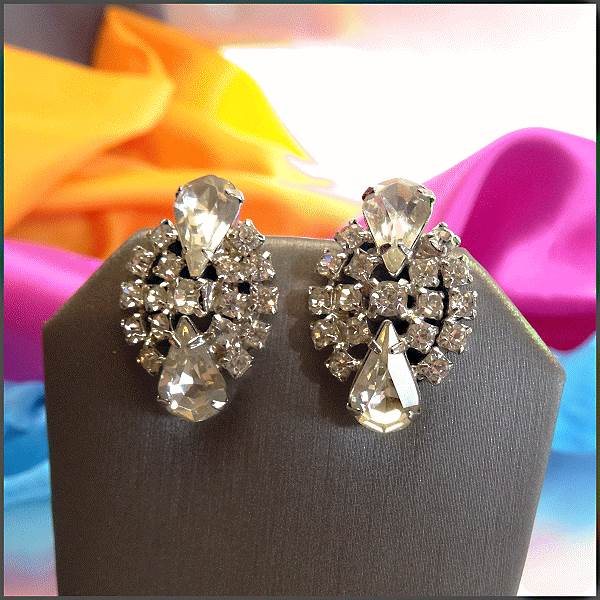 1950s Art Deco Exquisite Clear Crystal Clip Earrings
