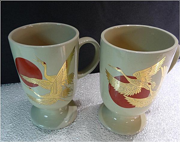 1970s Vintage Takahashi Porcelain 22kt Gold Crane Red Sun Mugs Pair