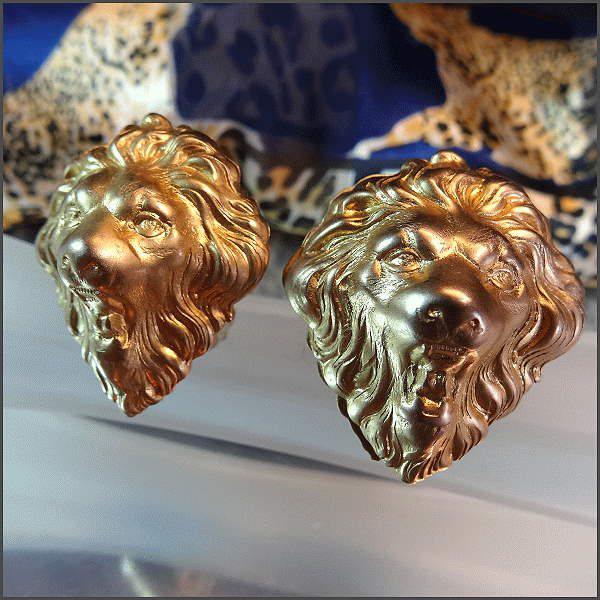 1970s Satin Gold Lion Heads Vintage Clip Earrings