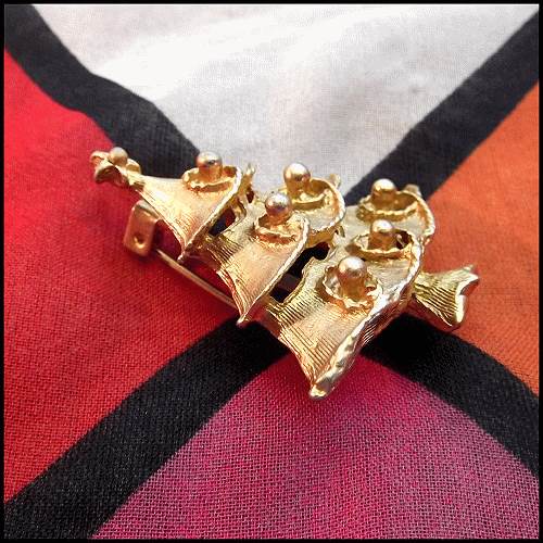 1960s Vintage Gold Christmas Tree Pin