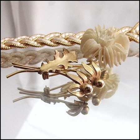 Signed Giovanni Carved Pre-Ban 14kt GP Gold Flower Vintage Pin