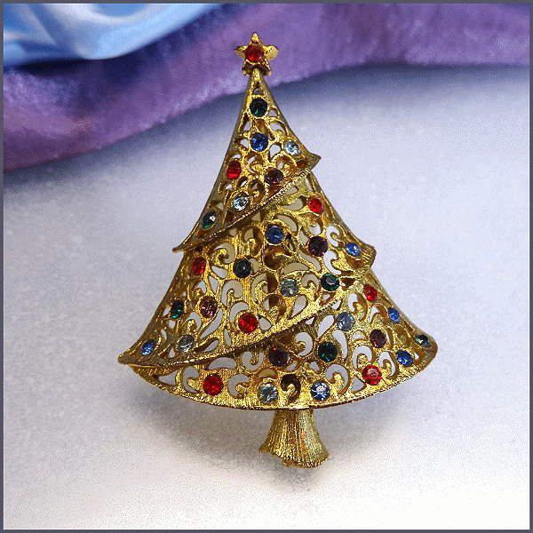 1960s Vintage Christmas Tree Pin Gold w Rhinestones Signed JJ 