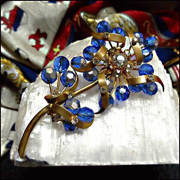 1940s Blue Sapphire Crystal Big Gold Flower Vintage Brooch