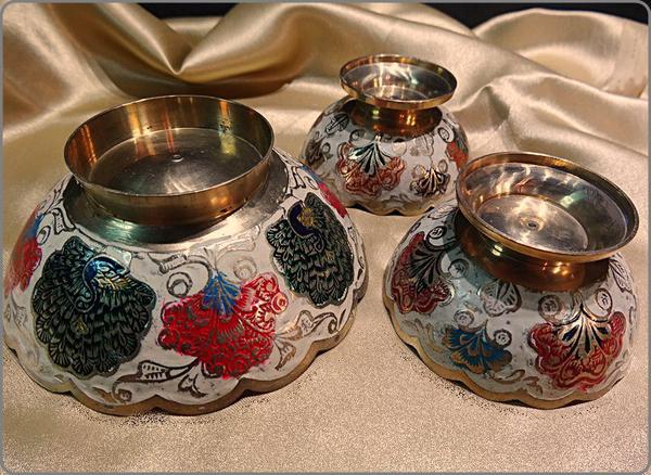 1960s Vintage Brass Peacock Bowls Hand Painted Set of 3