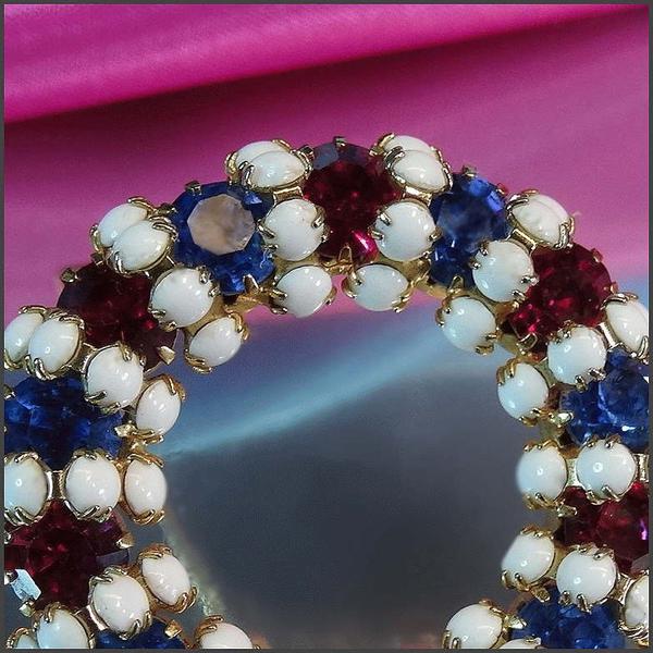 1950s UnSigned WEISS Patriotic Crystal Vintage Wreath Brooch