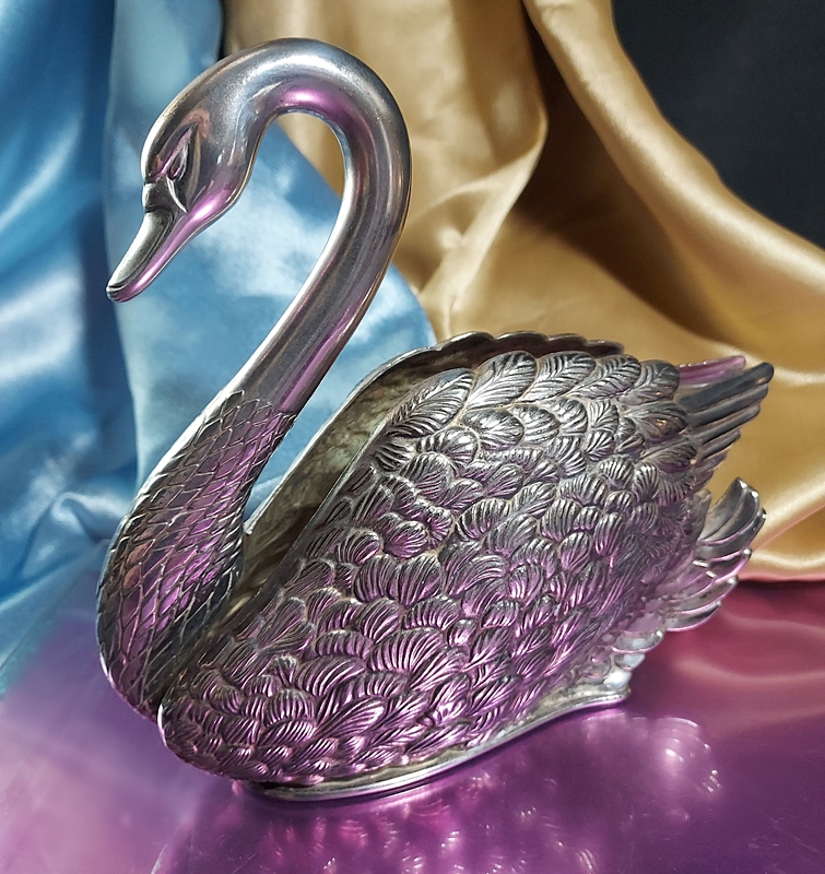 Godinger Repousse Silver Swan Figurine Napkin Holder
