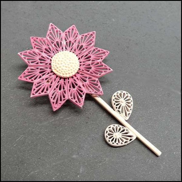 1960s Rare Vintage Flower Pin Lavender Metal Lace Brooch