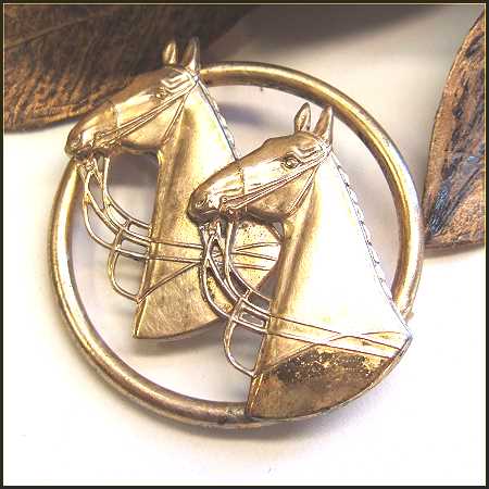 1950s Vintage Horse Brooch Authentic Gold Brass Bridal Ring 