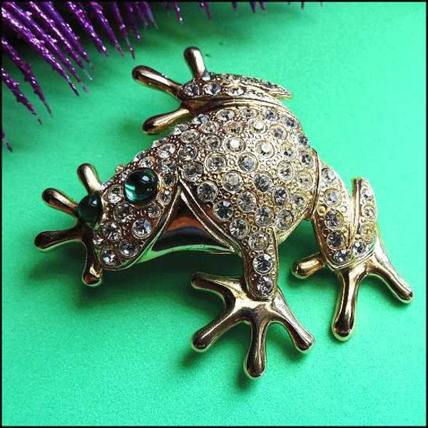BIG Funky Gold Rhinestone Emerald Eyes Vintage Frog Brooch