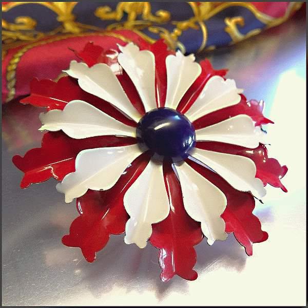 1960s American Big Patriotic Flower Vintage Copper Brooch