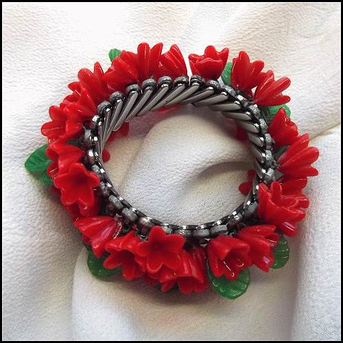 1950s Red Glass Flower Cha Cha Vintage Bracelet