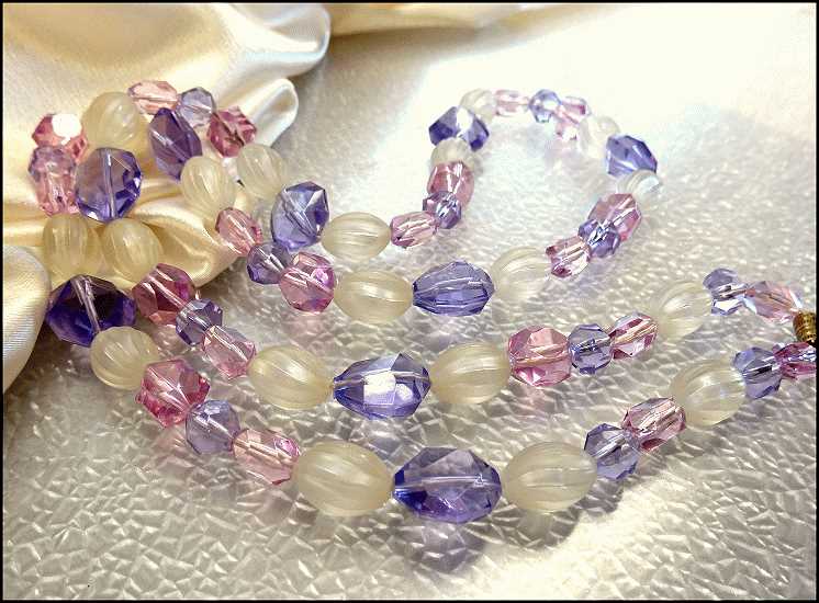 1960s Long Vintage Lucite Necklace Ice Jewels Lucite Lavender n Pink 