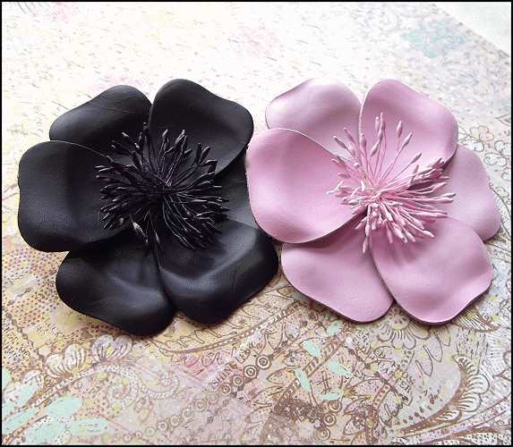 1980s BIG Flower Vintage Brooches Lavender n Purple Leather Pair 