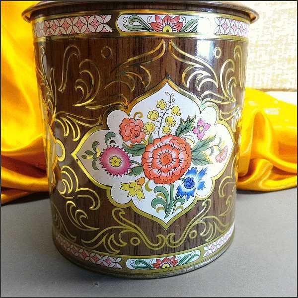 1960s Daher English Vintage Canister Tin Gold Fleur de Lis