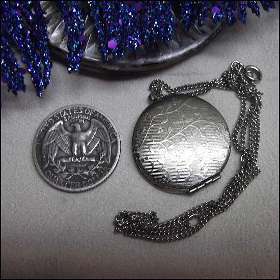 1950s Vintage Silver Locket Floral Embossed Feminine Pendant