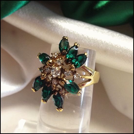 Emerald Cocktail Ring Vintage Leaf Design 1970s Jewelry