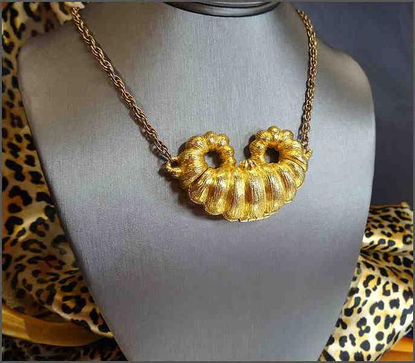 1972 Signed Estee Lauder Vintage Necklace Gold Crescent Solid Perfume 