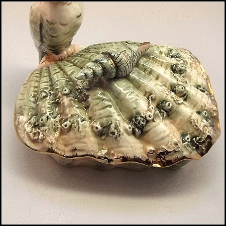 1960s Vintage Jewelry Box Majolica Style Shells w Parakeet