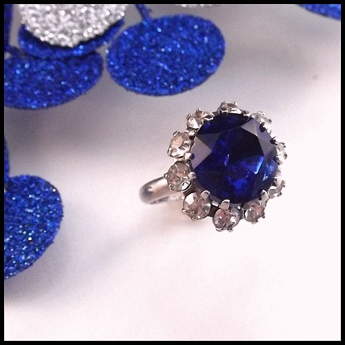 Antique Style Sapphire Glass Ladies Cocktail Ring 1950s Jewelry