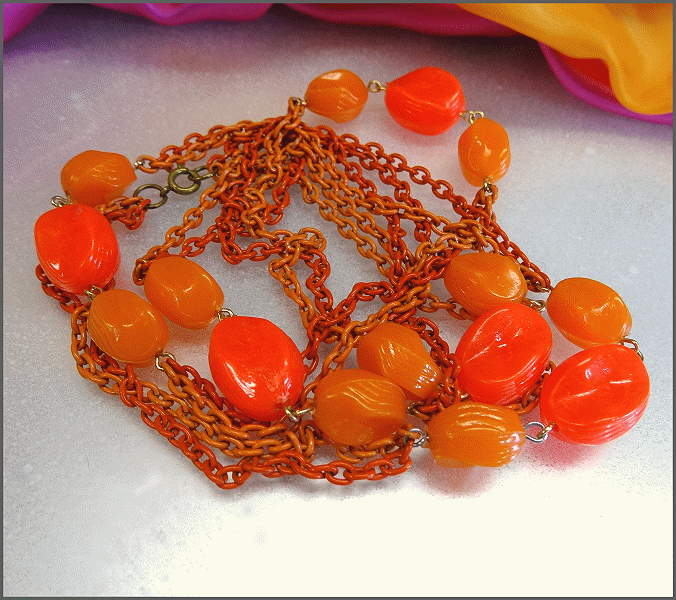1960s Wild Orange Chains Lucite Retro Vintage Necklace