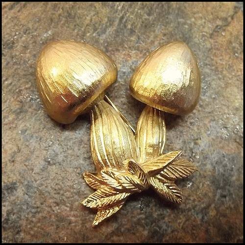 1950s Signed Napier Illusive Gold Mushroom Vintage Brooch