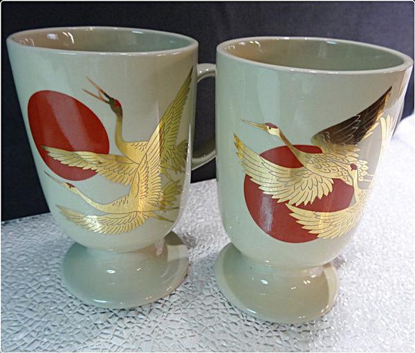 1970s Vintage Takahashi Porcelain 22kt Gold Crane Red Sun Mugs Pair