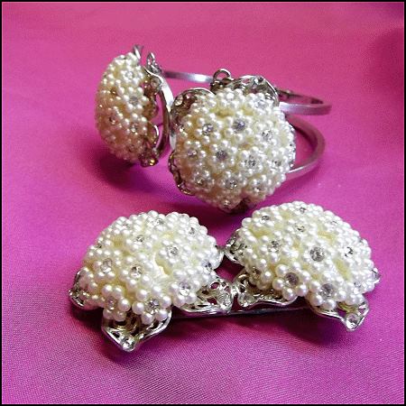 1950s ANN VEIN Signed Vintage Pearl Bracelet w Brooch