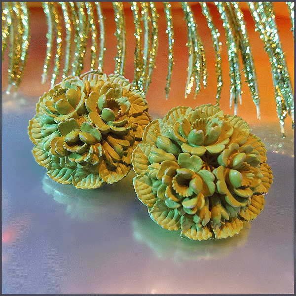 1950s Apple Green Celluloid Flower Vintage Clip Earrings