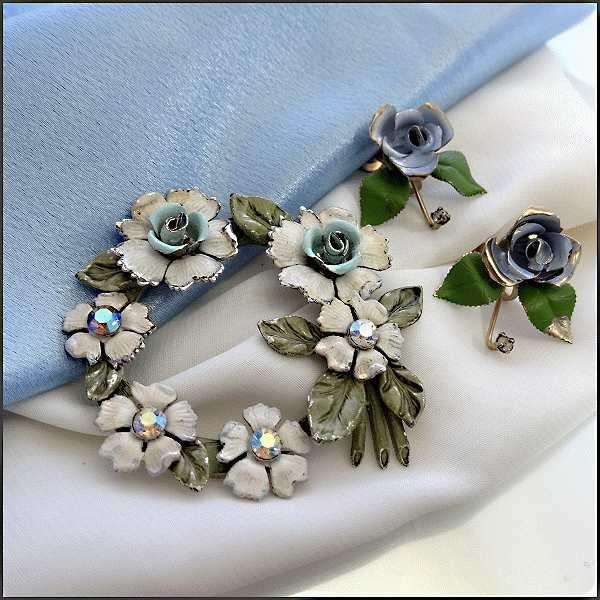 1940s Vintage Austrian Blue Green White Flower Pin w Earrings Set