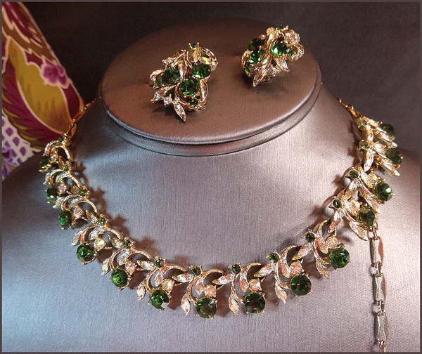 1960s Signed Hope Chest Emerald Crystal Vintage Necklace w Earrings Set