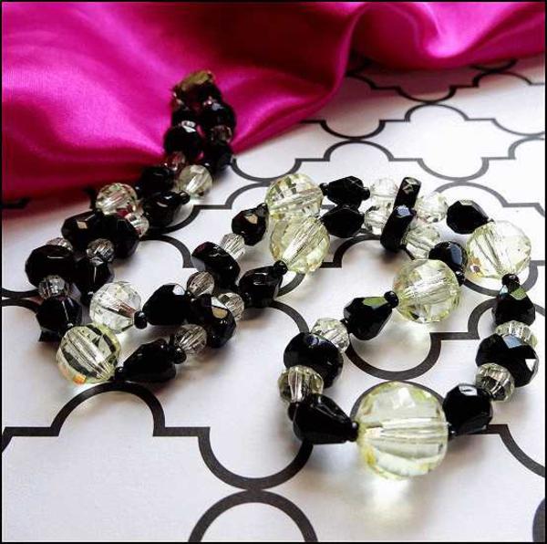 1930s Art Deco Uranium Vaseline Glass Antique Necklace