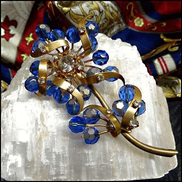 1940s Blue Sapphire Crystal Big Gold Flower Vintage Brooch