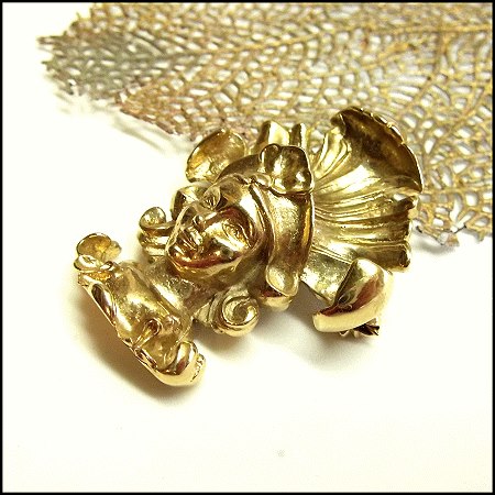 1950s Designer Vintage Gold Persian Lady Face Pin or Pendant