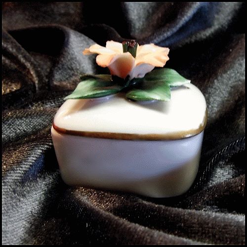 Capodimonte Italy Vintage Ring Box Casket Porcleain Flower