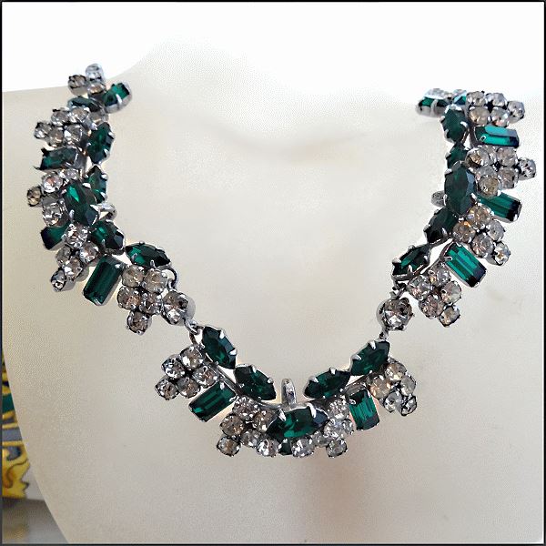 1950s Glamorous Emerald Crystal Schreiner Vintage Necklace