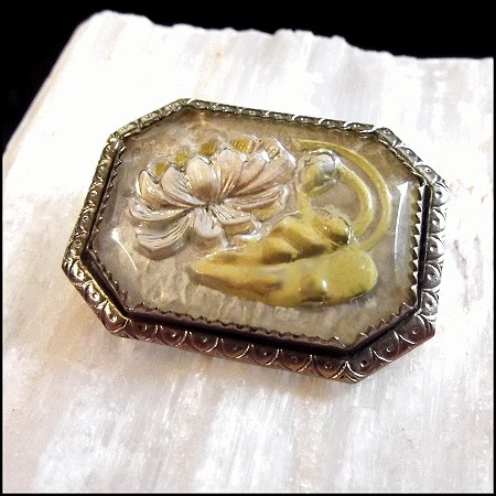 1940s Bavarian Intaglio Glass Vintage Flower Pin