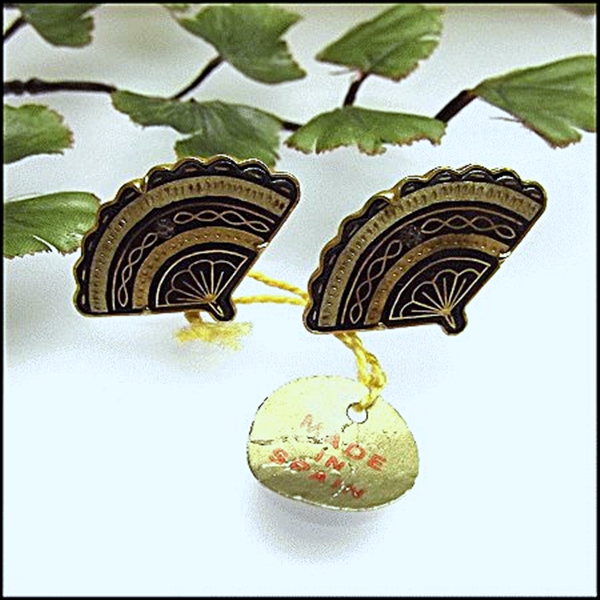 1950s Vintage Gold Earrings 24kt GP Gold Spanish Damascene Fans w Org Card