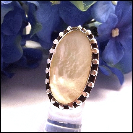 1970s Vintage Big Mother of Pearl Ring 925 Sterling Silver 