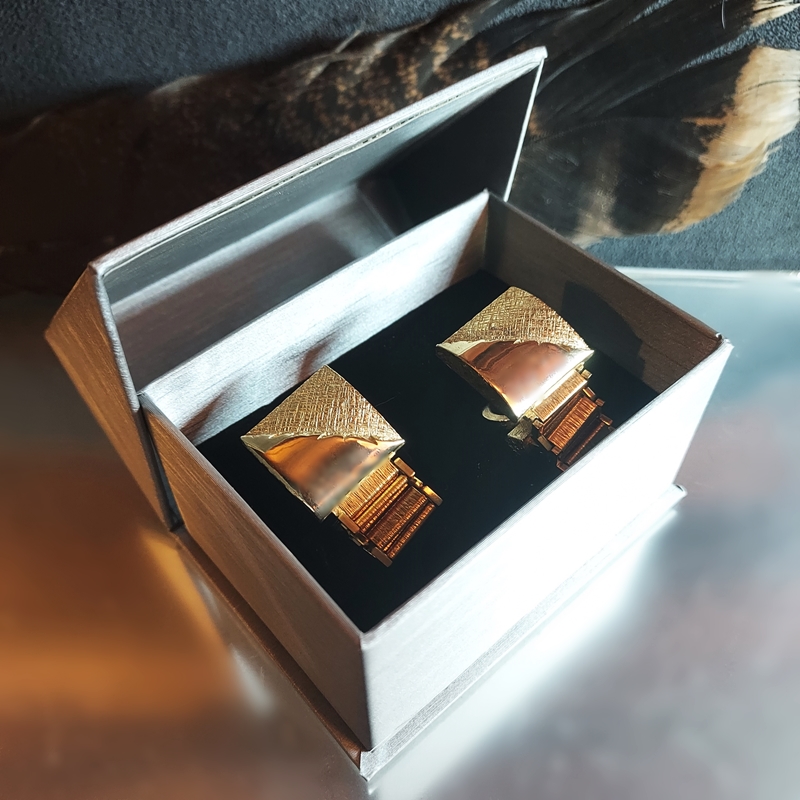 1970s DANTE Signed Bold Gold Vintage Cufflinks