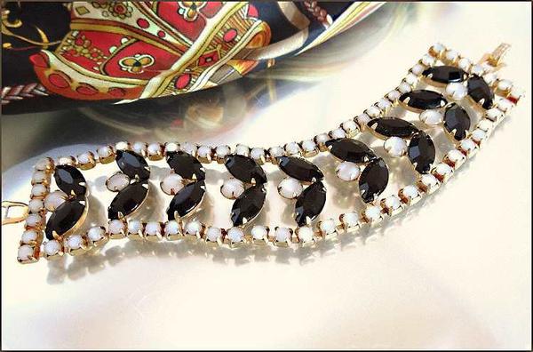 1950s Delizza Elster or Schreiner Opal Crystal Vintage Bracelet