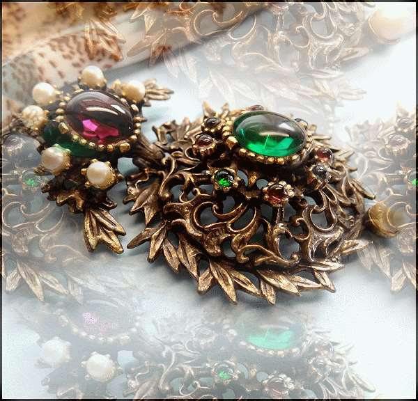 1950s FLORENZA Jeweled Renaissance Vintage Brooch or Pendant