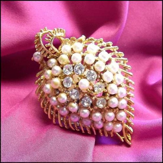 1960s Vintage Pearl Brooch Elegant Gold Heart Pin w Crystals