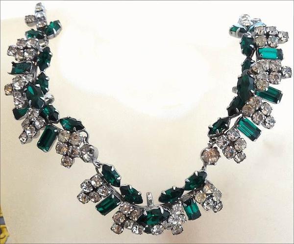 1950s Glamorous Emerald Crystal Schreiner Vintage Necklace