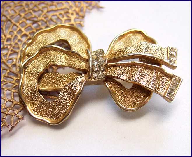 1960s Vintage Bow Pin Satin Gold w Rhinestones 