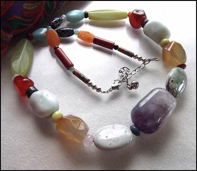 1970s Big Agate Gemstone Necklace Amethyst Carnelian Amber