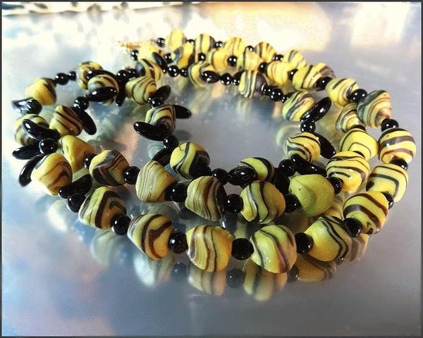 1950s Bohemian Tiger Stripe Glass Vintage Necklace w Earrings Set