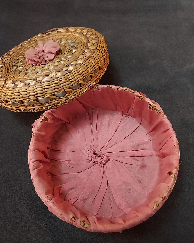 1950s Vintage Sewing Basket Unique Silk Lined