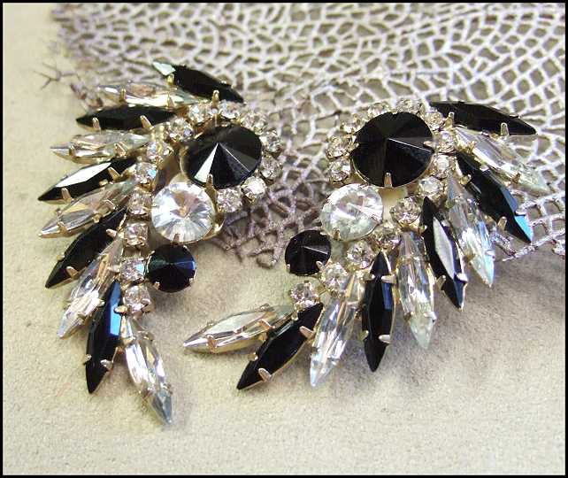 D&E Juliana Earrings Black n Clear Crystal Feathers 1950s Jewelry