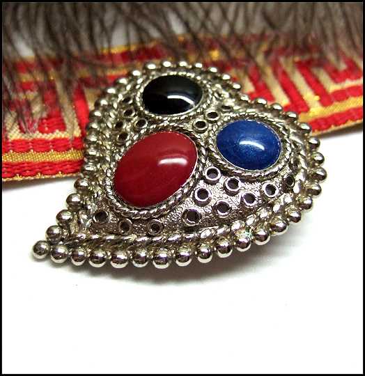 1970s Vintage Silver Heart Brooch Bohemian Paisley Pin